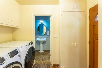 7044 Mammoth Avenue, Van Nuys, CA 91405 - Photo 20