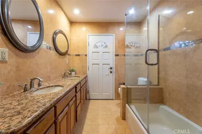 7044 Mammoth Avenue, Van Nuys, CA 91405 - Photo 34