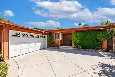 7044 Mammoth Avenue, Van Nuys, CA 91405 - Photo 6