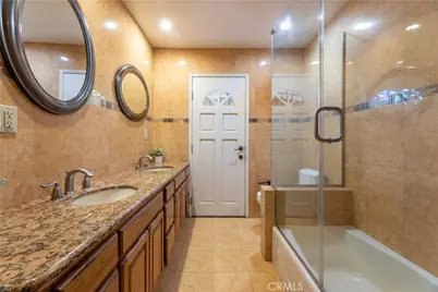 7044 Mammoth Avenue, Van Nuys, CA 91405 - Photo 34
