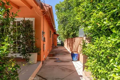 7044 Mammoth Avenue, Van Nuys, CA 91405 - Photo 46