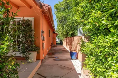 7044 Mammoth Avenue, Van Nuys, CA 91405 - Photo 46