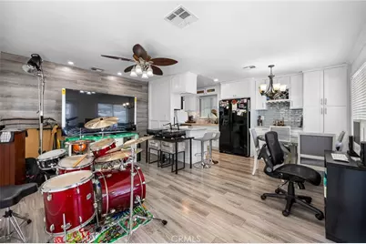 122 S Portola, Tustin, CA 92780 - Photo 2