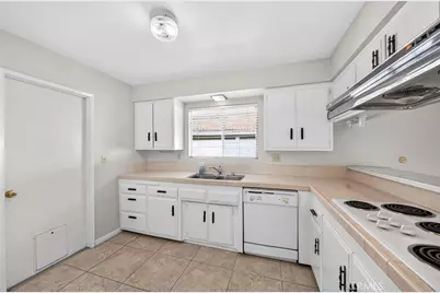 2300 Camino Escondido, Fullerton, CA 92833 - Photo 16