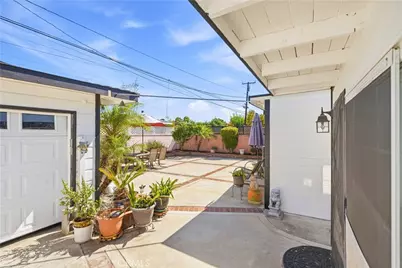 2102 Pattiz Avenue, Long Beach, CA 90815 - Photo 30