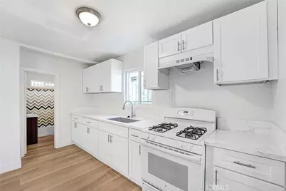 715 E 87th Place, Los Angeles, CA 90002 - Photo 2