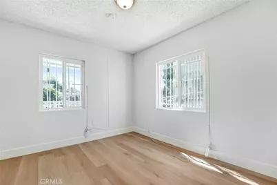 715 E 87th Place, Los Angeles, CA 90002 - Photo 10