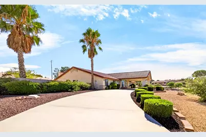 13573 Sunset Drive, Apple Valley, CA 92308 - Photo 4
