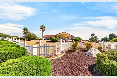 13573 Sunset Drive, Apple Valley, CA 92308 - Photo 2