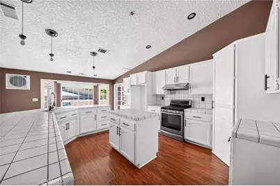 13573 Sunset Drive, Apple Valley, CA 92308 - Photo 18