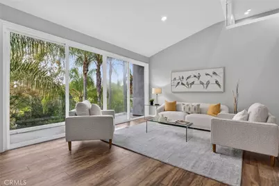 21530 Yucatan Avenue, Woodland Hills, CA 91364 - Photo 8