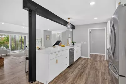 21530 Yucatan Avenue, Woodland Hills, CA 91364 - Photo 14