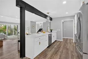 21530 Yucatan Ave, Woodland Hills, CA 91364 - Photo 14