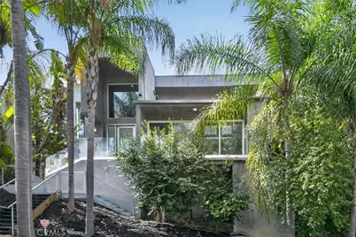 21530 Yucatan Avenue, Woodland Hills, CA 91364 - Photo 2