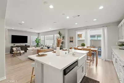 250 W Ridgewood, Long Beach, CA 90805 - Photo 12