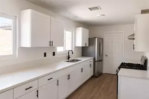 16044 Hawthorne, Fontana, CA 92335 - Photo 2