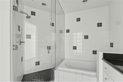 1100 Wilshire Boulevard #2207, Los Angeles, CA 90017 - Photo 28