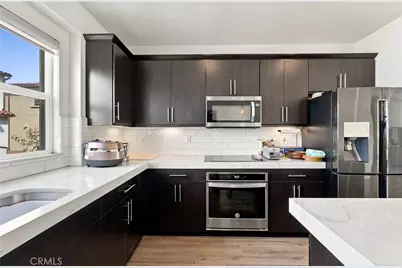 318 S Quadrilateral, Anaheim, CA 92802 - Photo 8