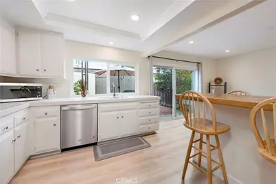 9857 Via Sonoma, Cypress, CA 90630 - Photo 10