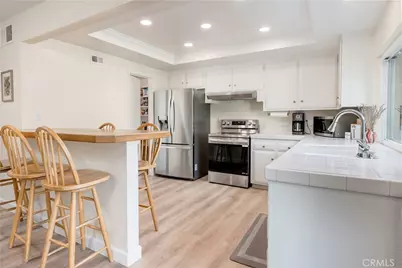 9857 Via Sonoma, Cypress, CA 90630 - Photo 6