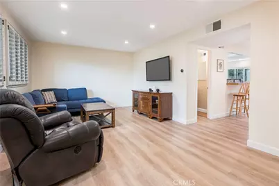 9857 Via Sonoma, Cypress, CA 90630 - Photo 4