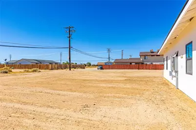 8908 N Loop Boulevard, California City, CA 93505 - Photo 8