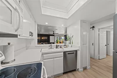 1200 Pacific Coast #106, Huntington Beach, CA 92648 - Photo 18
