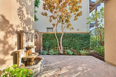 23 Seclusion, Irvine, CA 92618 - Photo 8