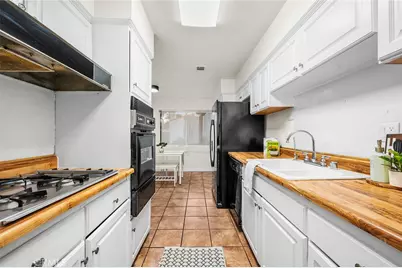 2011 W Katella Avenue #11, Anaheim, CA 92804 - Photo 14