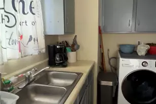 1510 W 84th, Los Angeles, CA 90047 - Photo 10