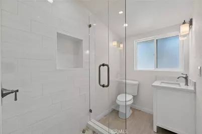 2381 W Transit, Anaheim, CA 92804 - Photo 32
