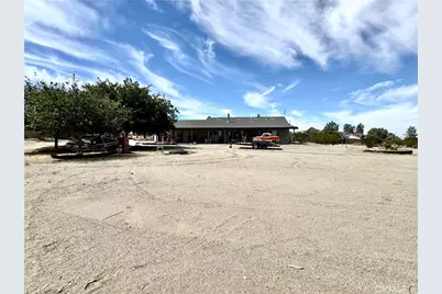 12285 Riggins Road, Phelan, CA 92371 - Photo 6