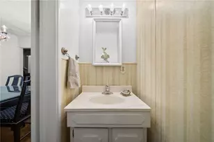 2413 Lori Ln, Santa Ana, CA 92706 - Photo 10