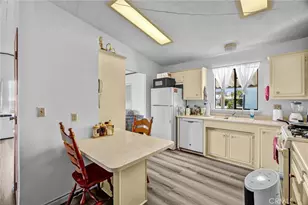 25 Elm Via, Anaheim, CA 92801 - Photo 8