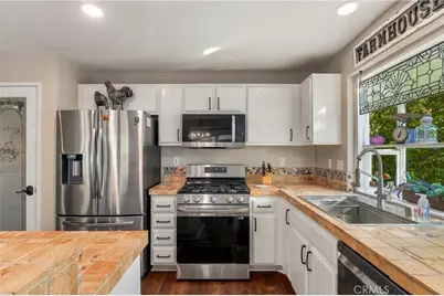 27605 Edgemont Drive, Corona, CA 92883 - Photo 10