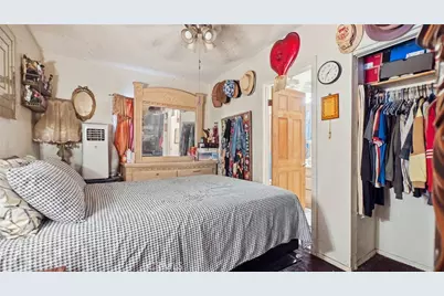 201 E 111th Place, Los Angeles, CA 90061 - Photo 16