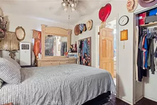 201 E 111th Pl, Los Angeles, CA 90061 - Photo 16