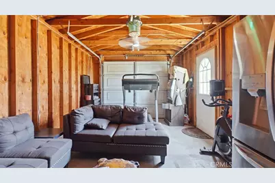 201 E 111th Place, Los Angeles, CA 90061 - Photo 34