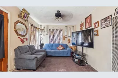 201 E 111th Place, Los Angeles, CA 90061 - Photo 6