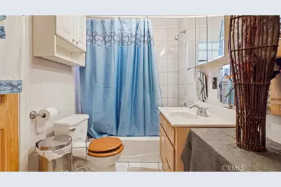 201 E 111th Place, Los Angeles, CA 90061 - Photo 20