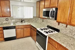 8485 Kington Way, Cypress, CA 90630 - Photo 4