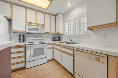 2960 Champion #408, Tustin, CA 92782 - Photo 8