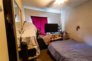 233 W 42nd, Los Angeles, CA 90037 - Photo 2