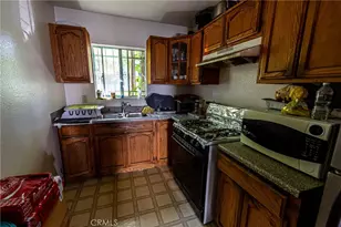 233 W 42nd, Los Angeles, CA 90037 - Photo 6
