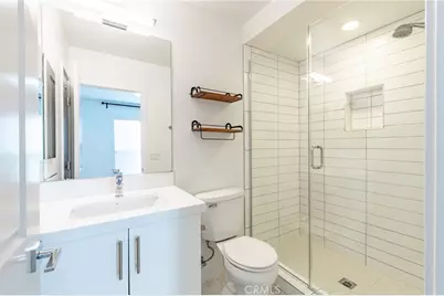 10736 Bloomfield Street, Toluca Lake, CA 91603 - Photo 4