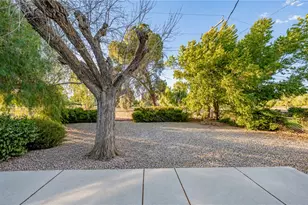 26790 Oakmont Dr, Sun City, CA 92586 - Photo 36
