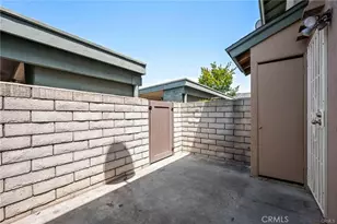 4694 Madrid Way, Huntington Beach, CA 92649 - Photo 14