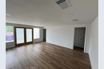 2067 Delta, Long Beach, CA 90810 - Photo 10