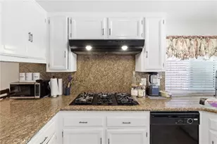 2542 N Pacific, Santa Ana, CA 92706 - Photo 20