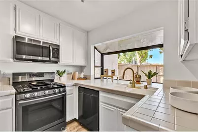 25 Clover Hill Lane #106, Laguna Hills, CA 92653 - Photo 6